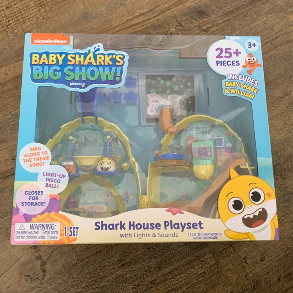 Nickelodeon Baby Shark's Big Show Playset With Lights and Sounds